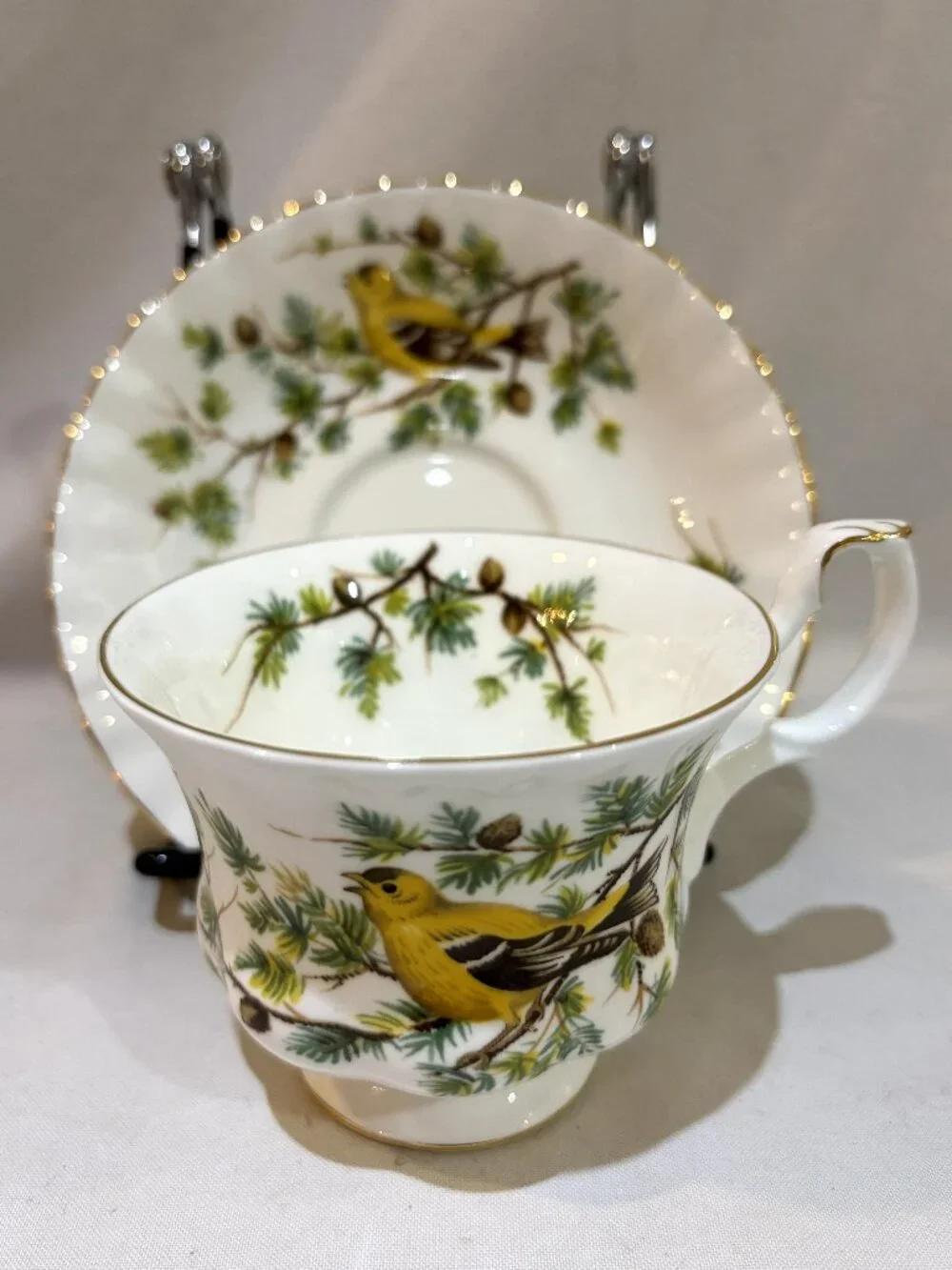 Royal Albert England Bone China Woodland Series Goldfinch Teacup Saucer Set